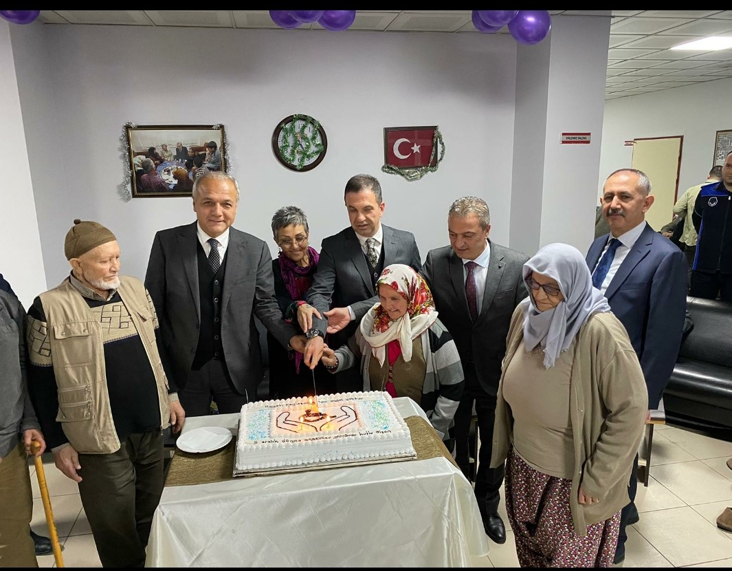 Suluova Huzurevi Müdürlüğümüzde3 Aralık Engelliler Programı Düzenlendi.