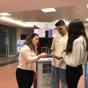 Pamukkale Üniversitesi ögrencilerine yönelik Denizli Kadına Yönelik Şiddetle Mücade İl Eylem Planı kapsamında Flört Siddeti konulu konferans gerçekleştirildi. - fotoğraf 4