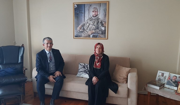 İl Müdürümüz Mustafa MODAOĞLU Şehit Taner ÇOBANOĞLU'nun Ailesini Ziyaret Etti
