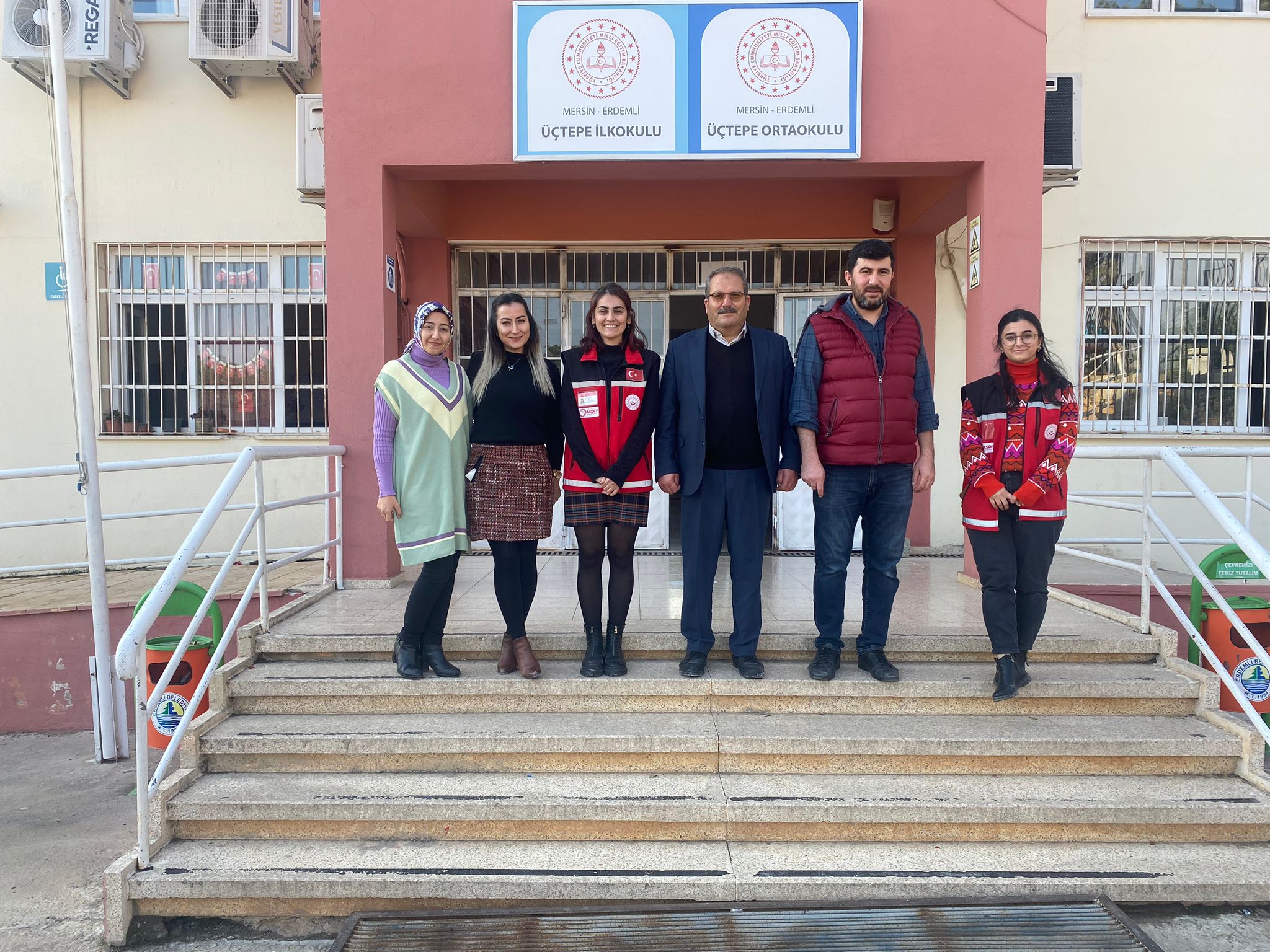 Erdemli SHM, ASDEP kapsamında, Üçtepe İlkokulu ve Ortaokulu ile Kocahasanlı Anadolu Lisesi'ne ziyaret gerçekleştirdi.
