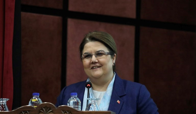 Aile ve Sosyal Hizmetler Bakanımız Derya Yanık Kastamonu’da “Geçmişten Günümüze Türk Kadını" Resim Sergisi ve Panelinin Açılışını Gerçekleştirdi