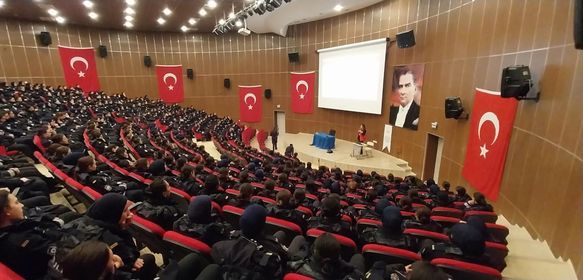 KADINA YÖNELİK VE AİLE İÇİ ŞİDDETLE MÜCADELE EĞİTİMİ DÜZENLENDİ