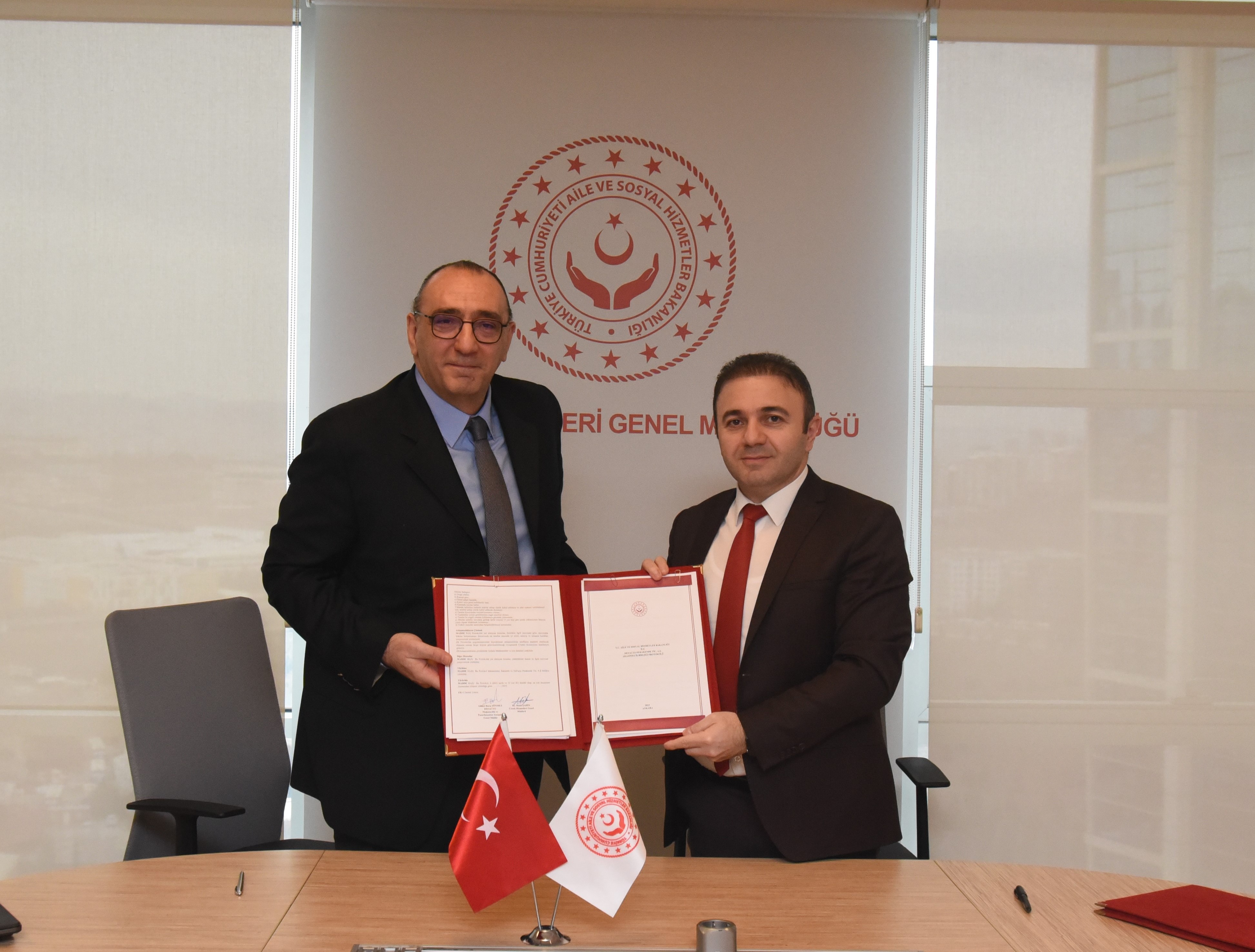 Bakanlık Himayesindeki Çocukların 1 Yıllık Giyim İhtiyacını DeFacto Karşılayacak