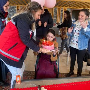 DEPREMZEDE VATANDAŞLARA PSİKO-SOSYAL DESTEK ÇALIŞMALARI DEVAM EDİYOR  - fotoğraf 2