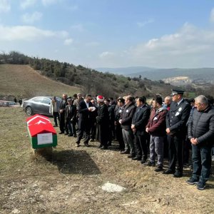 İl Müdürümüz İlkay TÜRKOĞLU, Kore Gazisi Müfit ŞEN'in Cenaze Törenine Katıldı - fotoğraf 2
