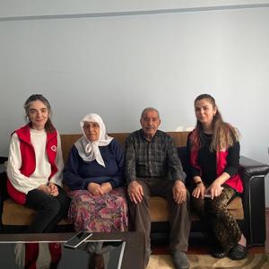 8 Mart Dünya Kadınlar Günü vesilesiyle Aile ve Sosyal Hizmetler İl Müdürlüğümüzce depremzede kadınlarımıza yönelik Moral Ziyaretleri gerçekleştirilmiştir - fotoğraf 4