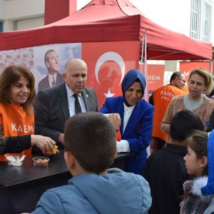 8 Mart Dünya Kadınlar Günü vesilesiyle Aile ve Sosyal Hizmetler İl Müdürlüğümüzce depremzede kadınlarımıza yönelik Moral Ziyaretleri gerçekleştirilmiştir - fotoğraf 14