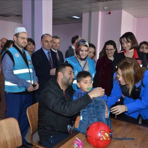 8 Mart Dünya Kadınlar Gününde Depremden Etkilenen Kadınlar Ziyaret Edildi - fotoğraf 4