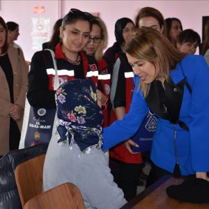 8 Mart Dünya Kadınlar Gününde Depremden Etkilenen Kadınlar Ziyaret Edildi - fotoğraf 8
