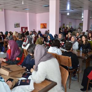 8 Mart Dünya Kadınlar Gününde Depremden Etkilenen Kadınlar Ziyaret Edildi - fotoğraf 22