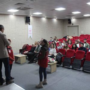 KIRMIZI YELEKLİLERİMİZ AFET BÖLGESİNDEKİ VATANDAŞLARIMIZIN YANINDA OLMAYA DEVAM EDİYOR - fotoğraf 5