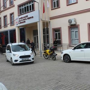 KIRMIZI YELEKLİLERİMİZ AFET BÖLGESİNDEKİ VATANDAŞLARIMIZIN YANINDA OLMAYA DEVAM EDİYOR - fotoğraf 1