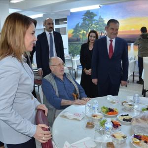 Huzurevinde İftar - fotoğraf 1