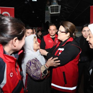 Bakanımız Derya Yanık Malatya’da Depremzedeleri Ziyaret Etti - fotoğraf 19