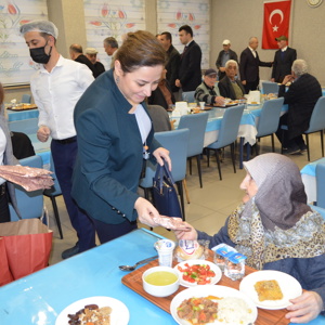 Huzurevi Yaşlılarımızla İftar Sofrasında Biraya Geldik - fotoğraf 11