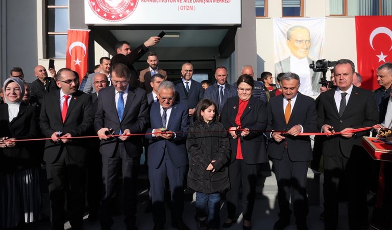 Minister Derya Yanık opened the Barrier-Free Living Care Rehabilitation and Family Counseling Center in Kayseri