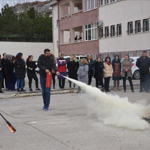 “Yangın” Konulu Eğitim ve Tatbikat Düzenlendi - fotoğraf 12