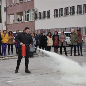 “Yangın” Konulu Eğitim ve Tatbikat Düzenlendi - fotoğraf 13