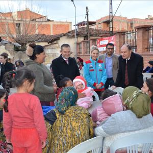 8 Nisan Dünya Romanlar Günü kapsamında; Edirne Merkez Barutluk Mahallesinde iftar programı düzenlendi - fotoğraf 3