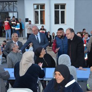 8 Nisan Dünya Romanlar Günü kapsamında; Edirne Merkez Çavuşbey Mahallesinde iftar programı düzenlendi - fotoğraf 4