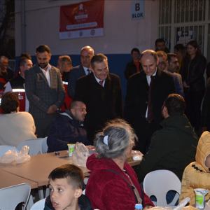 8 Nisan Dünya Romanlar Günü kapsamında; Edirne Merkez Yeniimaret Mahallesinde iftar programı düzenlendi - fotoğraf 1