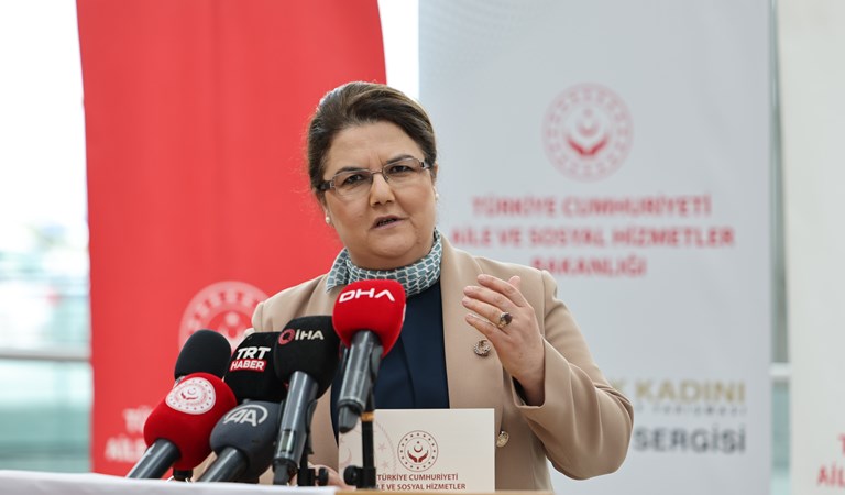 Bakanımız Derya Yanık "100. Yılda Türk Kadını Fotoğraf Sergisi"nin Açılışına Katıldı