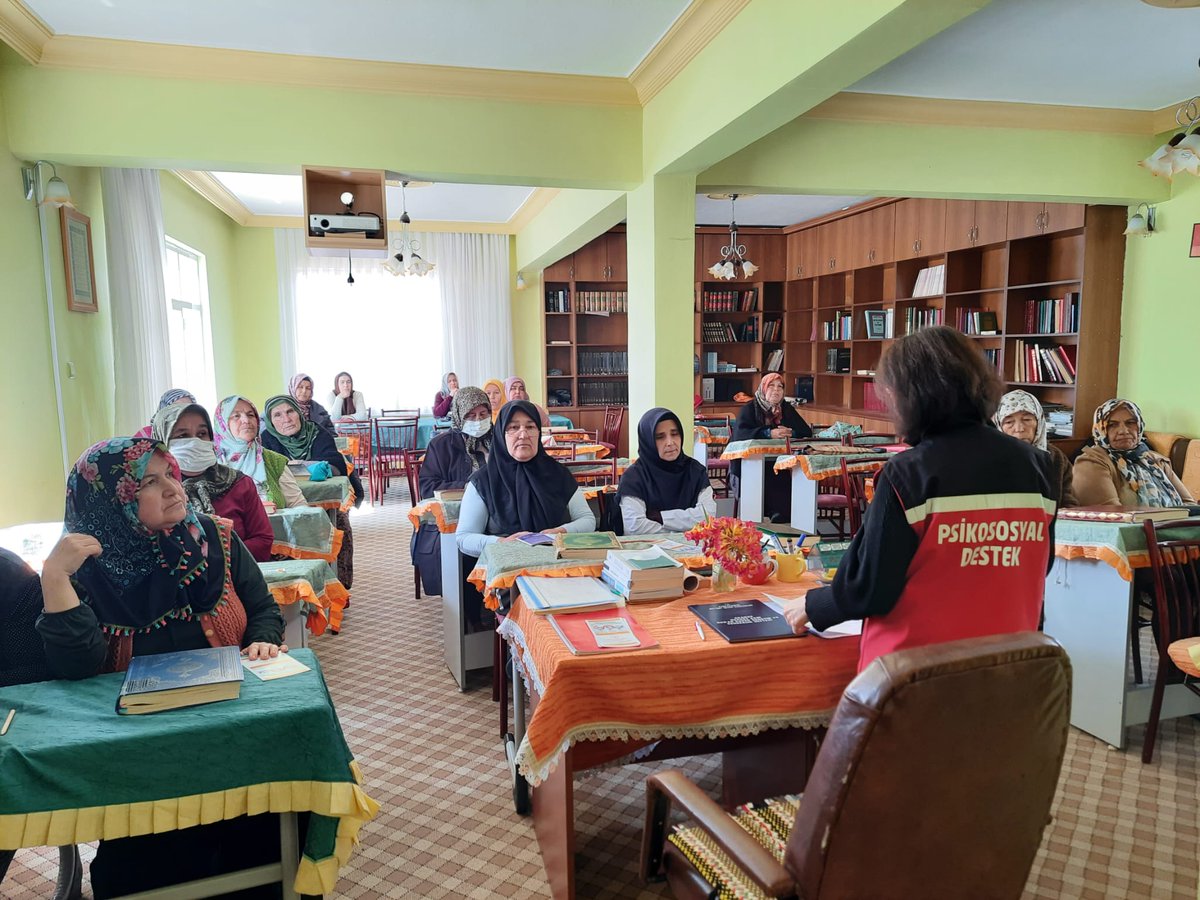 #AnamurSHM, ilçede bulunan Merkez Camii'nde #KADES ve  #AEP kapsamında eğitimler düzenledi.  