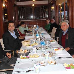Muğla Valiliği himayesinde İl Müdürlüğümüzün koordinesinde şehit ailelerimiz, gazilerimiz ve gazi yakınlarımız için iftar yemeği düzenlendi. - fotoğraf 1