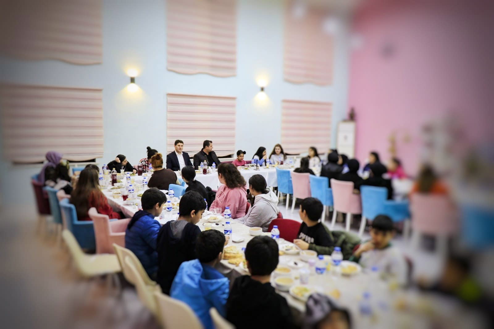 İl Müdürümüz Serdar Demirci’nin katılımlarıyla, İl Müdürlüğümüze bağlı Çocuk Evleri Sitesi Müdürlüğümüzde kalan çocuklarımızın iftar sofralarının misafiri olduk. 