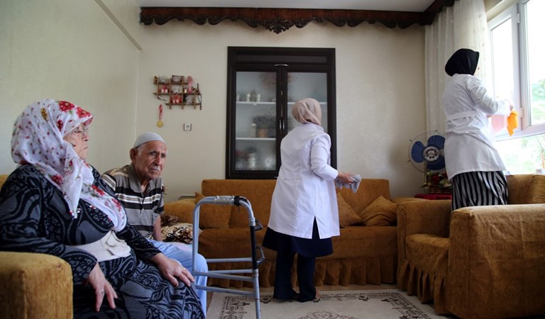 Minister Derya Yanık: "We started to deposit a total of 2.432.000.000 TL Home Care Allowance into accounts"