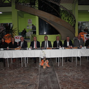 Büyükler Küçükler İle İftar Ediyor, İftihar Ediyor - fotoğraf 4