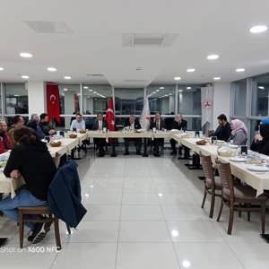 Orman Bölge Müdürlüğü ve DSİ Misafirhanesinde Kalan Depremzede Vatandaşlarimizla İftar Programı - fotoğraf 2
