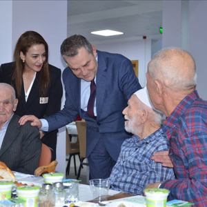 Çağlanur Uçar Yaşlı Bakım ve Rehabilitasyon Merkezinde İftar - fotoğraf 1