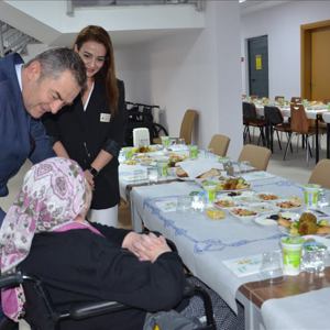 Çağlanur Uçar Yaşlı Bakım ve Rehabilitasyon Merkezinde İftar - fotoğraf 2