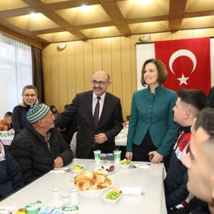 Gazilerimiz ve Gazi Ailelerimiz Onuruna İftar Programı - fotoğraf 5