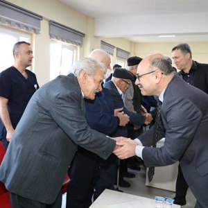 Huzurevi Yaşlı Bakım ve Rehabilitasyon Merkezi Müdürlüğü’nde Bayramlaşma Programı Düzenlendi - fotoğraf 3