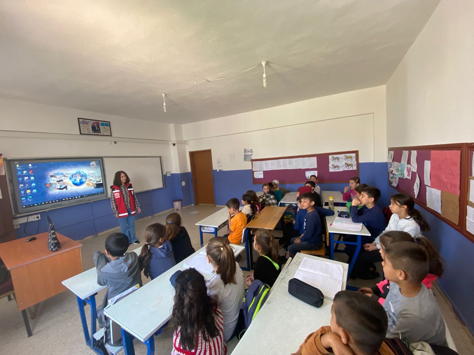 #AnamurShm, Gercebahşiş Saadet TUNA İlköğretim Okulu öğrencilerine ''Mahremiyet ve Dijital Bağımlılıkla Mücadele Eğitimi' vermiştir.