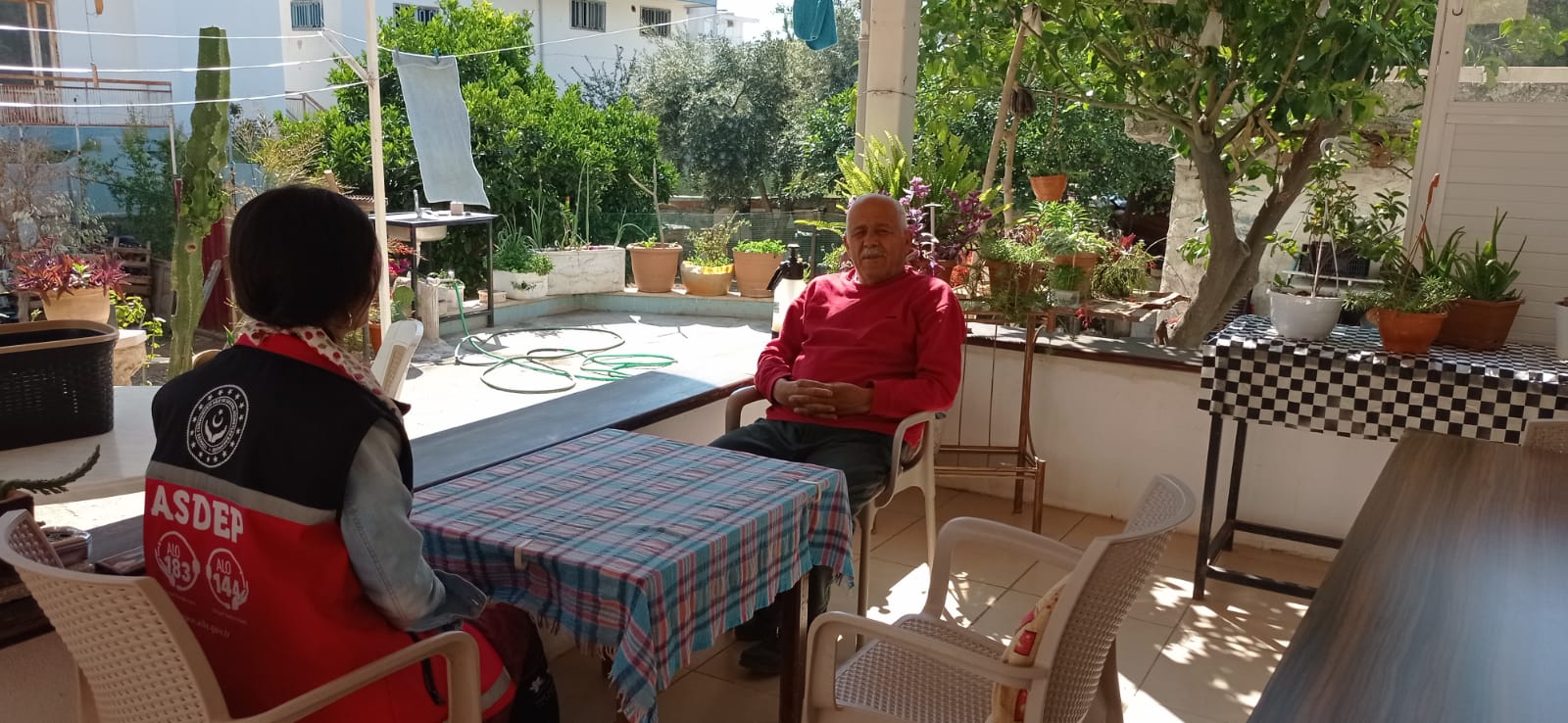 #ASDEP ekiplerimizle, vatandaşlarımızın sosyal hizmet ve sosyal yardımlara olan ihtiyaçlarının tespiti ve  uygun sosyal hizmet müdahalesi için saha çalışmalarına durmadan devam ediyoruz.