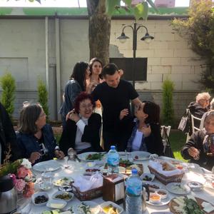 ANNELER GÜNÜNDE HUZUREVİMİZDE KALAN YAŞLILARIMIZ UNUTULMADI - fotoğraf 1