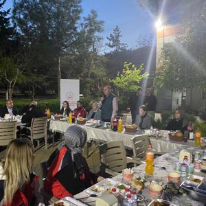 Sayın Valimiz Ömer Faruk Coşkun İftarda Çalışanlarımızla Bir Araya Geldi - fotoğraf 1