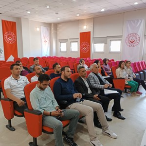 Engelli Evde Bakım Yardımı Yönetmeliği değerlendirme toplantısı, İl Müdürlüğümüz ve Bitlis Sosyal Hizmet Merkezi Müdürlüğü personellerinin katılımı ile gerçekleştirilmiştir. - fotoğraf 4
