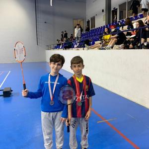 Badminton Turnuvasında Birincilik Ödülü - fotoğraf 3