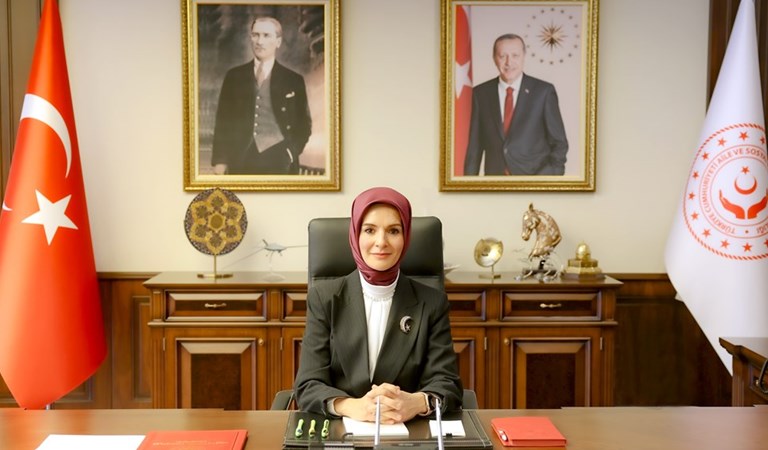 Aile ve Sosyal Hizmetler Bakanı Mahinur Özdemir Göktaş