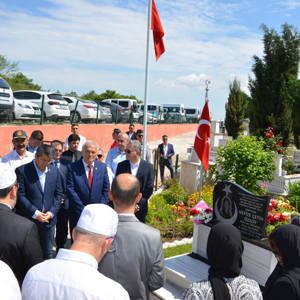 Şehit Polis Memurumuz Nefize ÇETİN ÖZSOY Kabri Başında Anıldı - fotoğraf 1