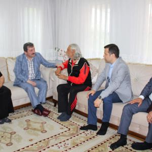 ŞEHİT AİLELERİMİZ VE GAZİLERİMİZE ANLAMLI ZiYARET - fotoğraf 2