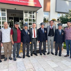 Huzurevinde Babalar Günü Nedeniyle Sıra Gecesi Düzenlendi - fotoğraf 1
