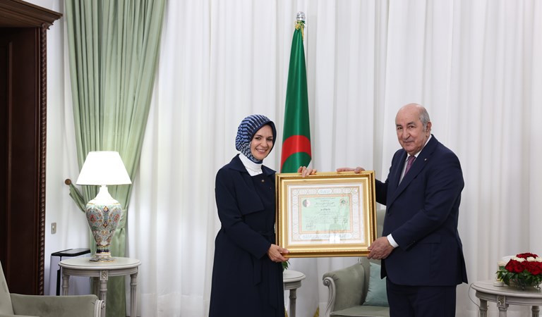 Aile ve Sosyal Hizmetler Bakanımız Göktaş’a "Cezayir Ulusal Liyakat Nişanı" Verildi