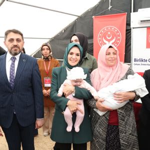 Bakanımız Sayın Mahinur Özdemir Göktaş Kadın İş Atölyesinde Depremzede Kadınlarla Bir Araya Geldi - fotoğraf 4