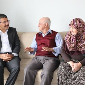Sayın Valimiz Ali Çelik, Babalar Günü’nü Şehit Babalarıyla Geçirdi - fotoğraf 1
