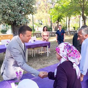 VALİMİZ ORHAN TAVLI’DAN HUZUREVİMİZE BAYRAM ZİYARETİ - fotoğraf 3